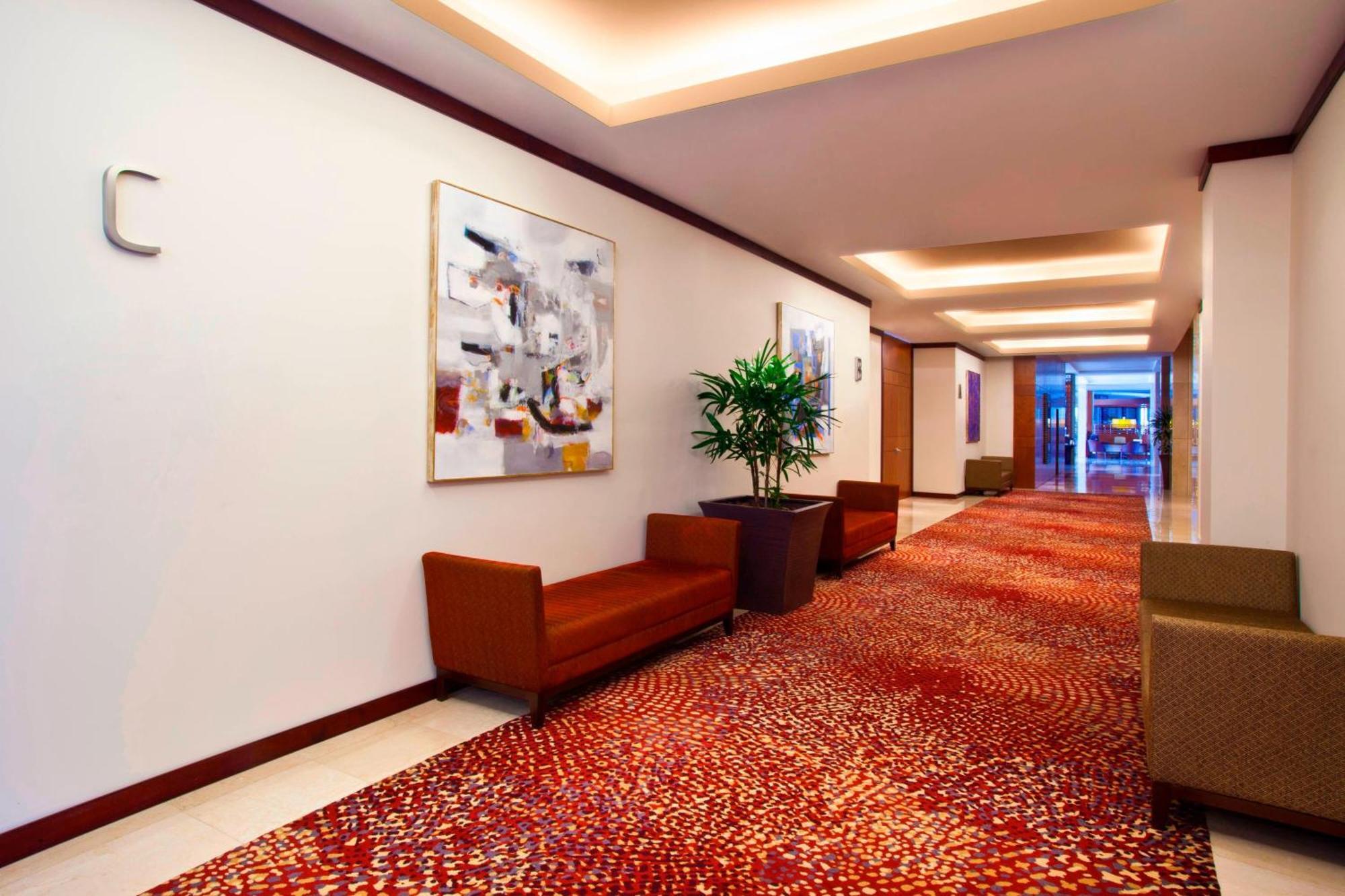 Sheraton Santiago Hotel & Convention Center Exterior photo Interior of the hotel