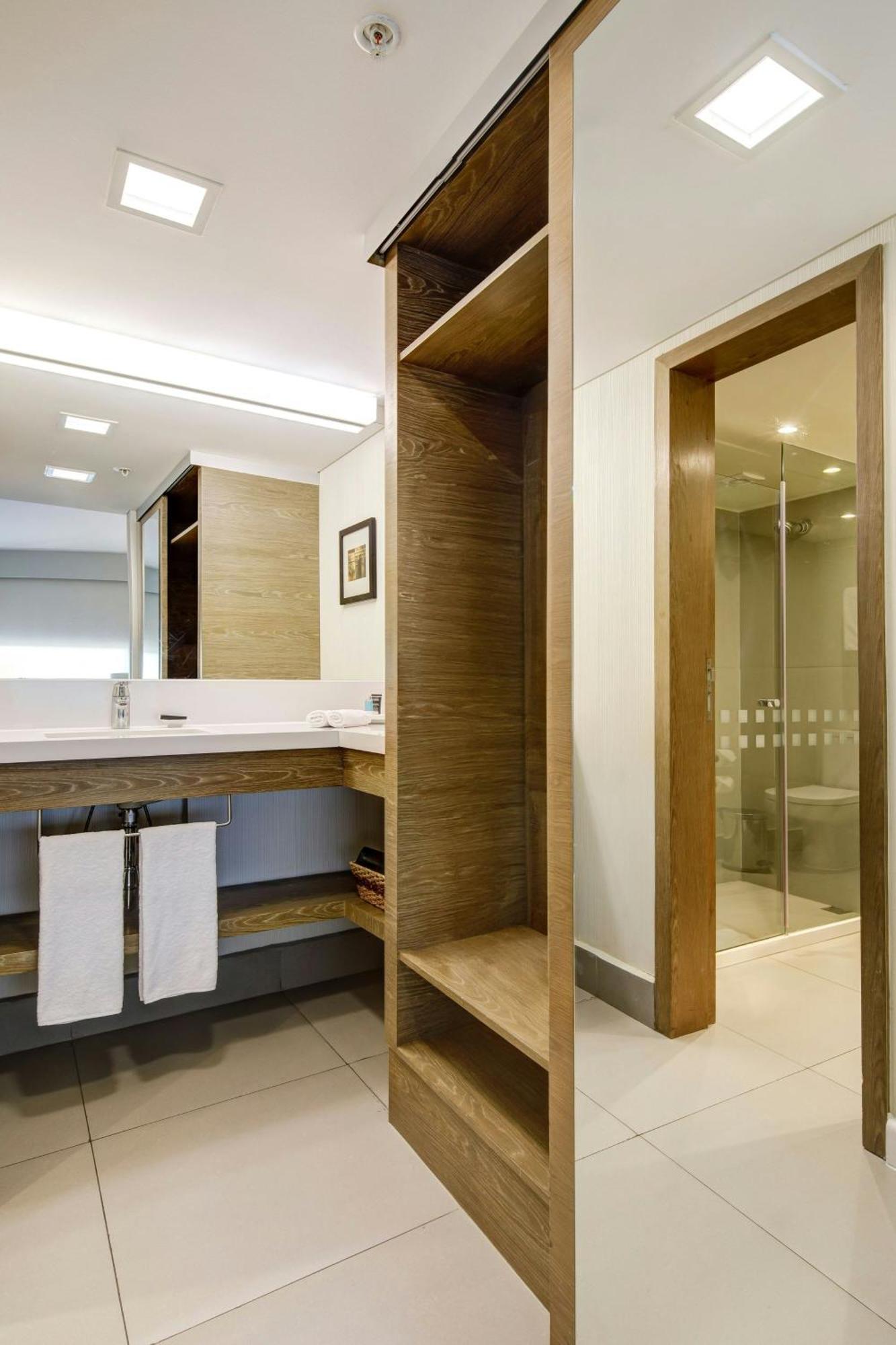 Sheraton Santiago Hotel & Convention Center Exterior photo Bathroom