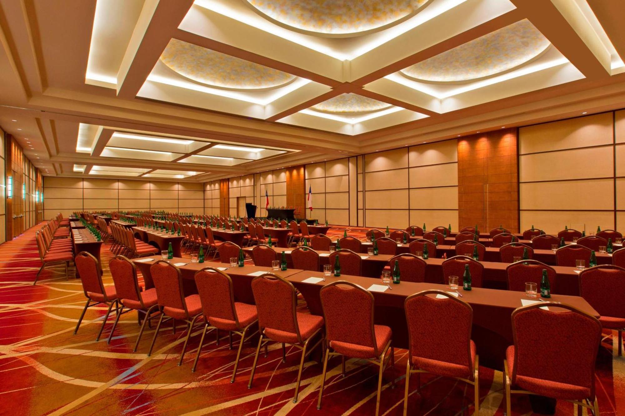 Sheraton Santiago Hotel & Convention Center Exterior photo The ballroom
