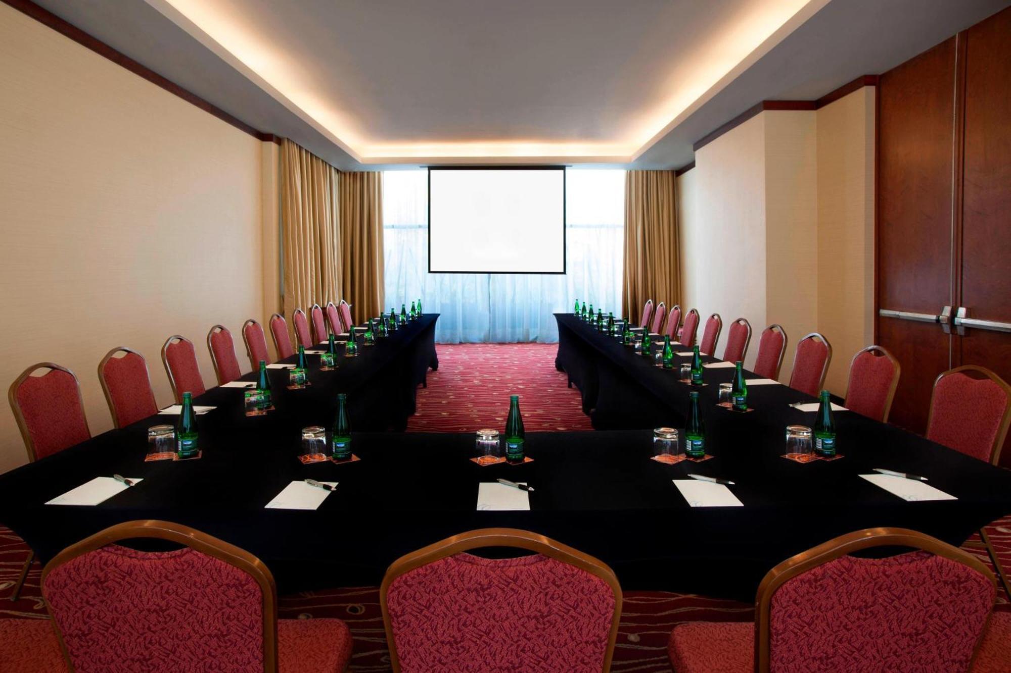 Sheraton Santiago Hotel & Convention Center Exterior photo Meeting room