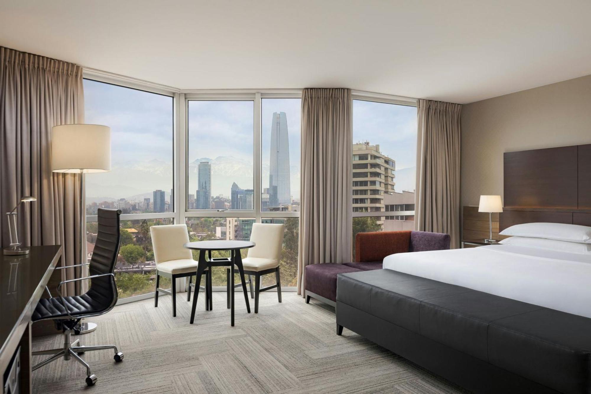 Sheraton Santiago Hotel & Convention Center Exterior photo A guest room at the Renaissance Boston Harborview