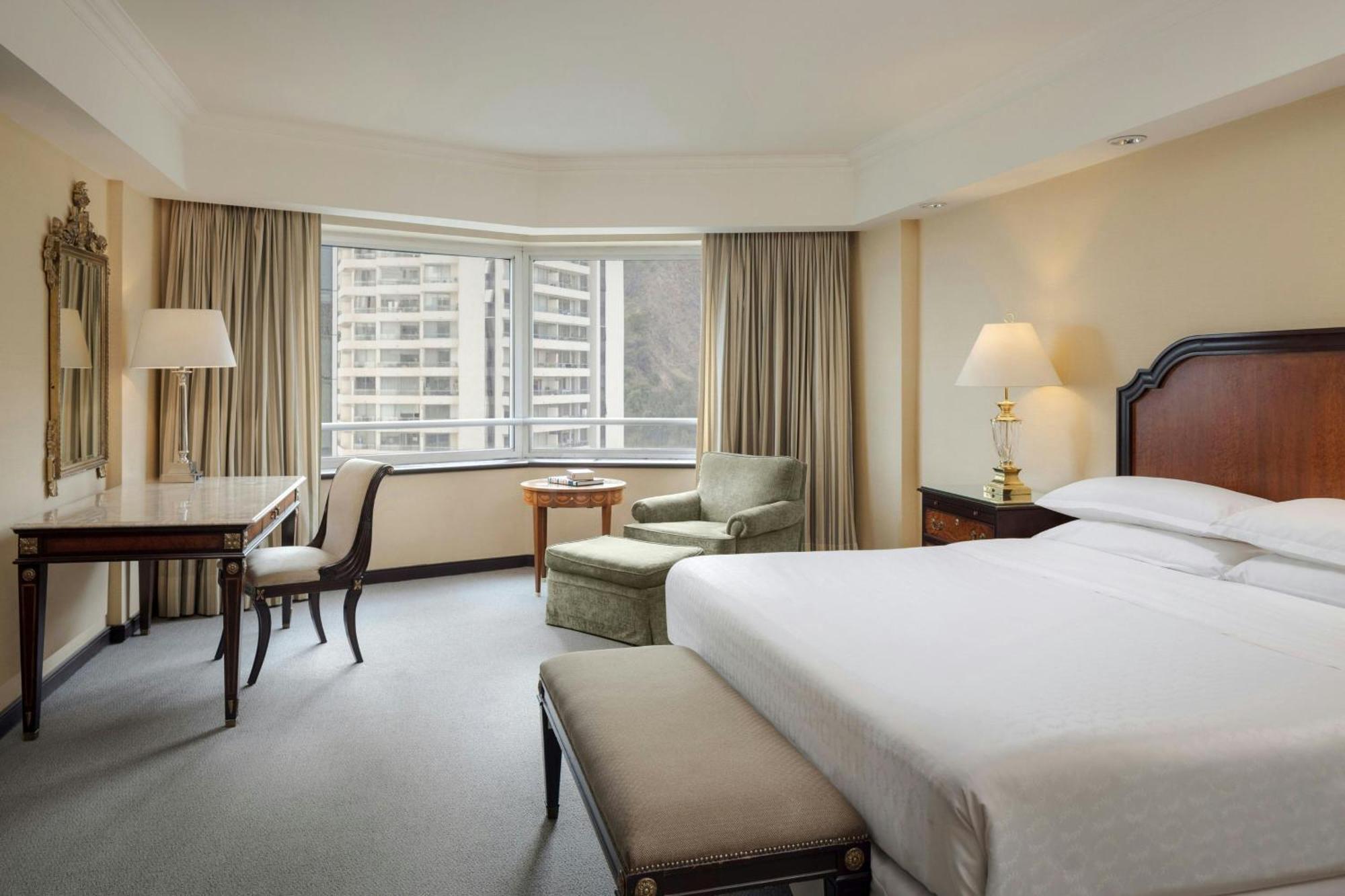Sheraton Santiago Hotel & Convention Center Exterior photo A guest room at the hotel