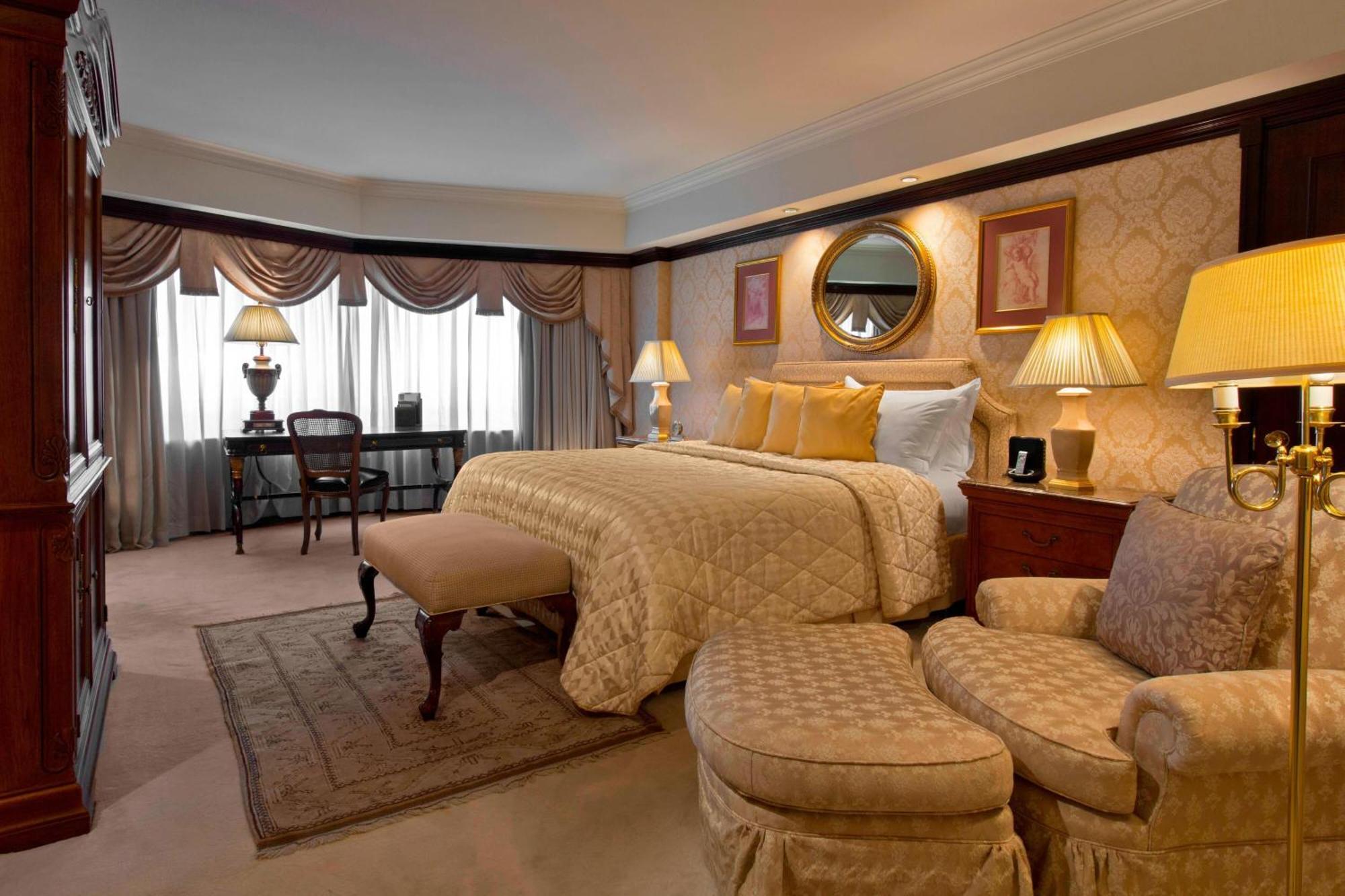 Sheraton Santiago Hotel & Convention Center Exterior photo A bedroom at the Four Seasons Hotel