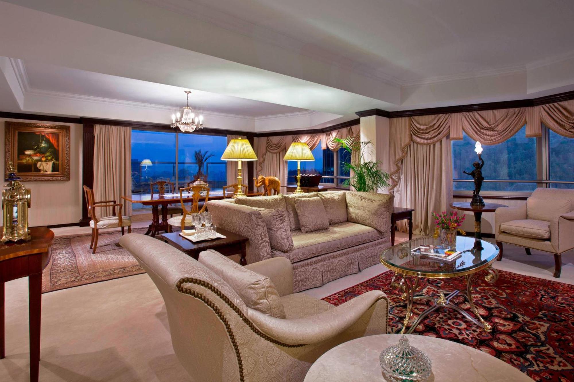Sheraton Santiago Hotel & Convention Center Exterior photo Presidential Suite