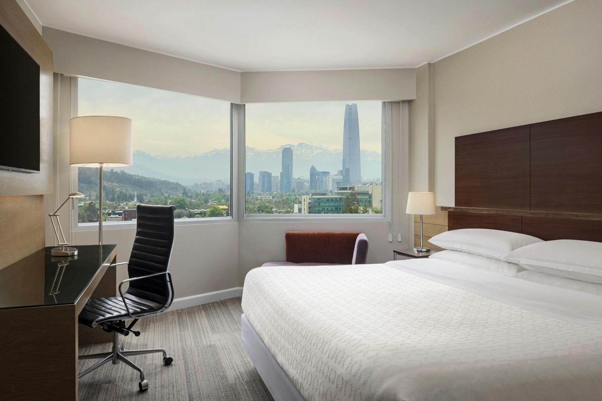 Sheraton Santiago Hotel & Convention Center Exterior photo A guest room at the Sheraton Xiamen Hotel